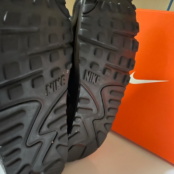 Sold - Picture 5 of 12